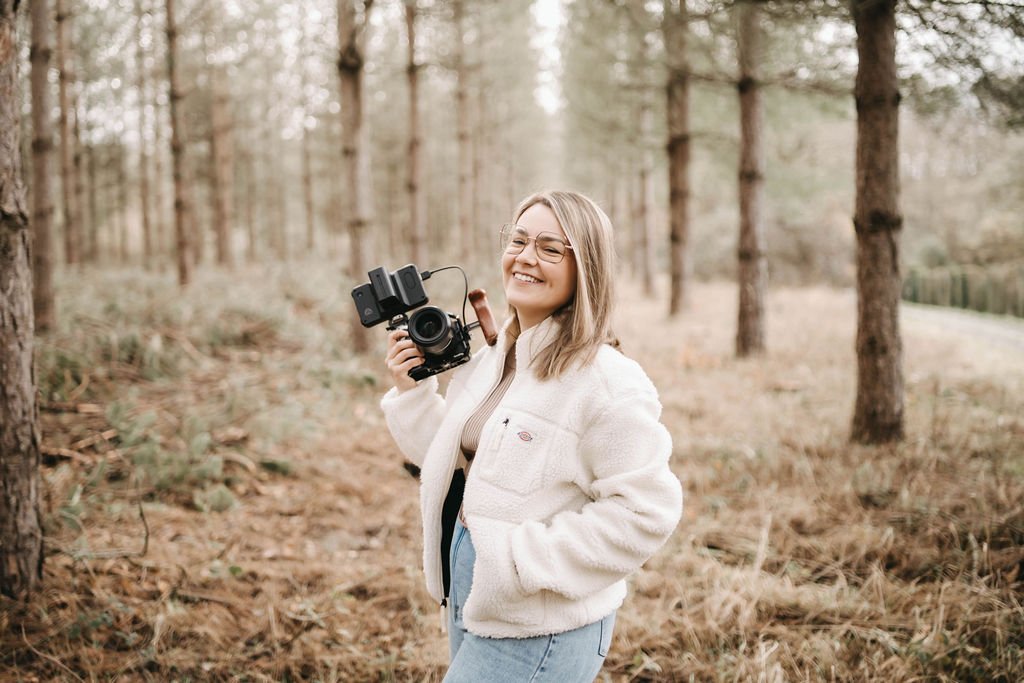 portrait photographe avec appareil photo foret