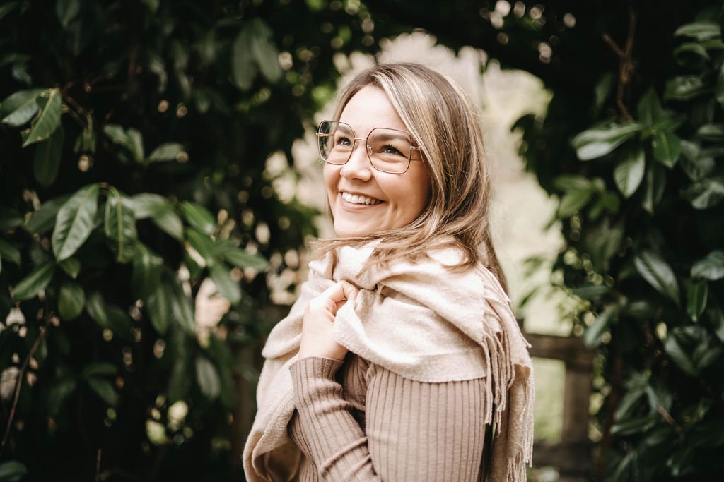 portrait femme extérieur naturel sourire