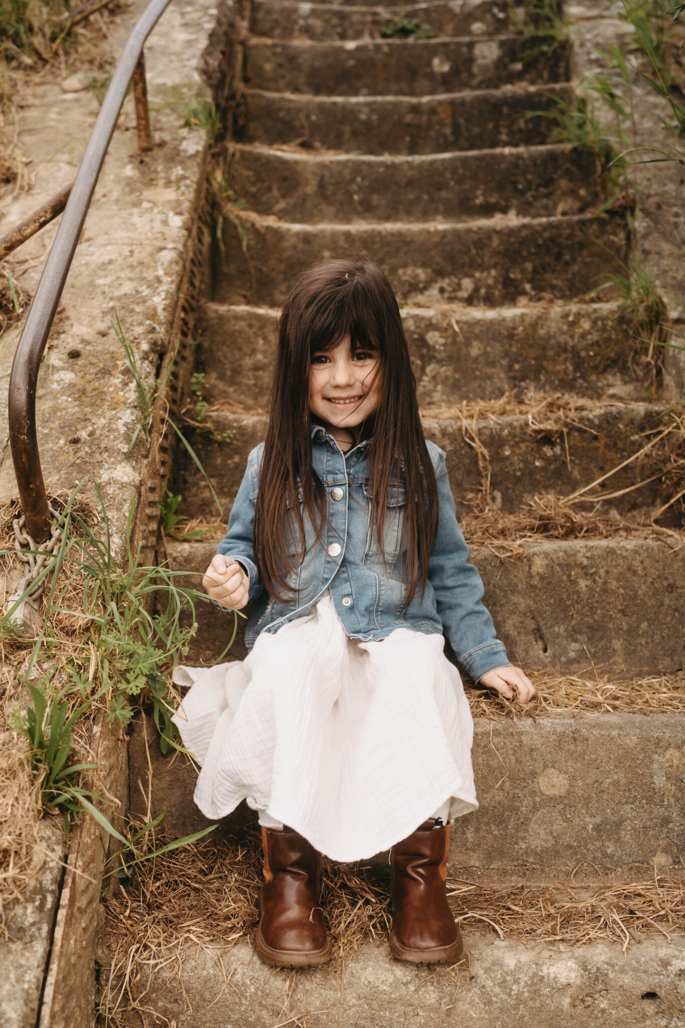 portrait petite fille extérieur lumière naturelle